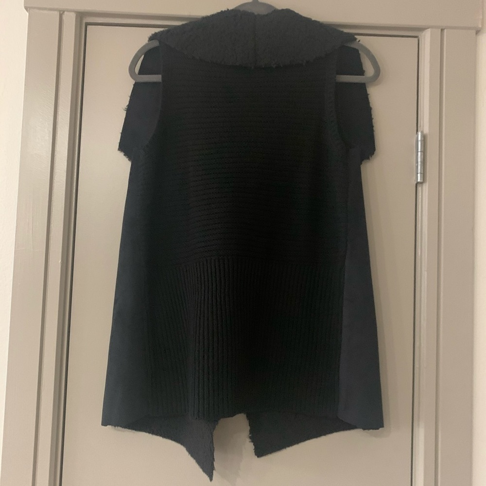 Signature Studio Size Small Black Fuzzy Sweater Vest - Picture 3 of 5